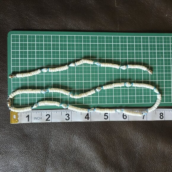 Vintage Shell (whole & carved) necklace & bracelet set. (Hawaiian Puka shell?) - Picture 5 of 5